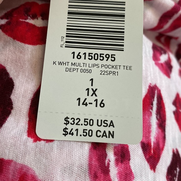 NEW torrid lips V neck top - Picture 7 of 8